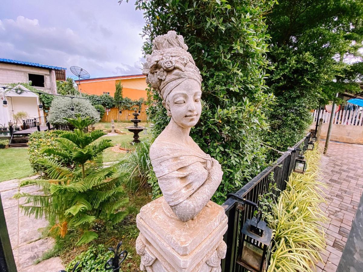 The Castello Resort Koh Larn Exteriör bild